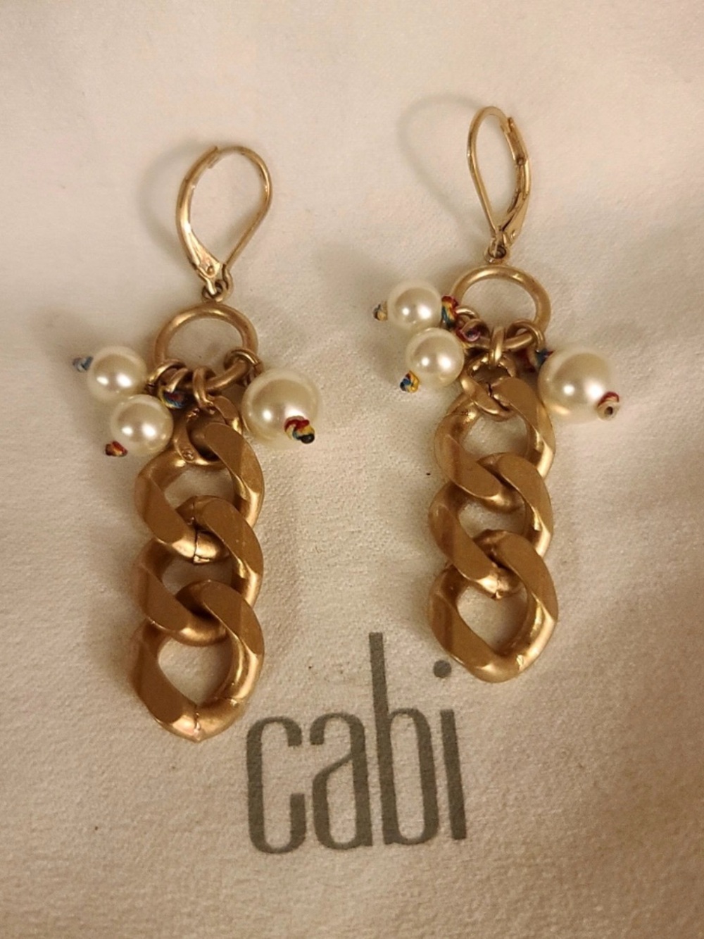 CAbi #2220 Wisdom Earrings Spring 22
